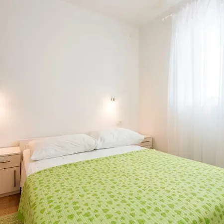 Bezmalinovic 2 Apartment