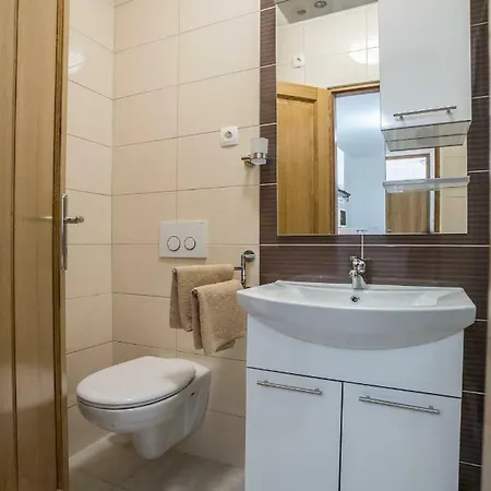 Bezmalinovic 2 Apartment Bol