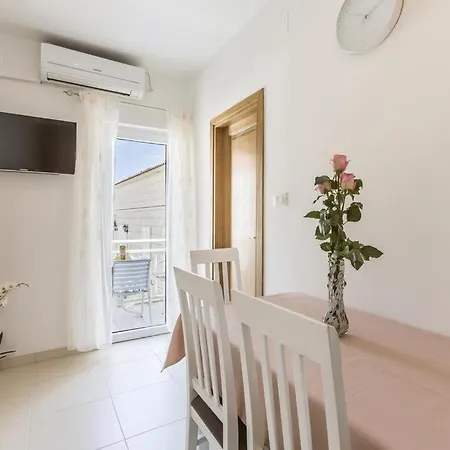 Bezmalinovic 2 Apartment *