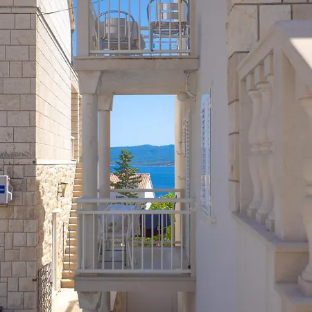 Bezmalinovic 2 * Bol