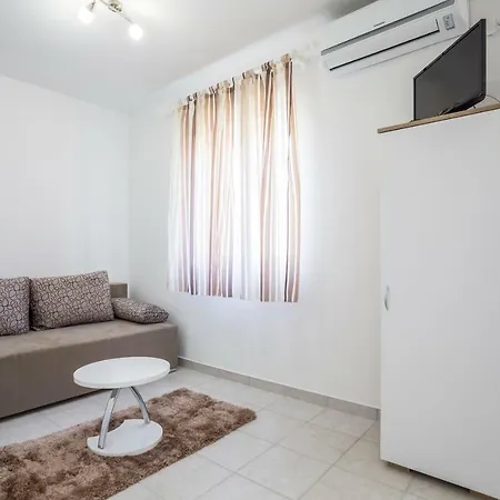 Apartment Bezmalinovic 2