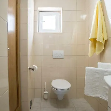 Bezmalinovic 2 Apartment *