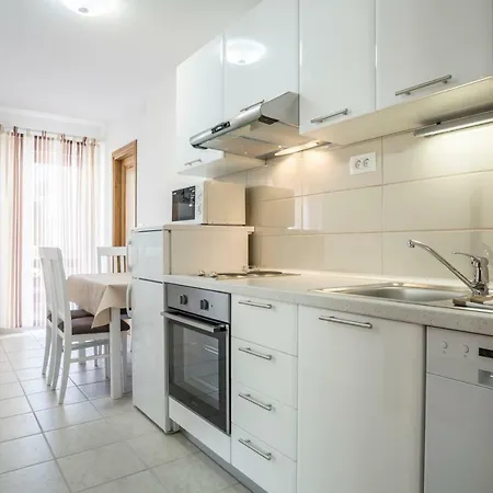 Apartment Bezmalinovic 2 Bol