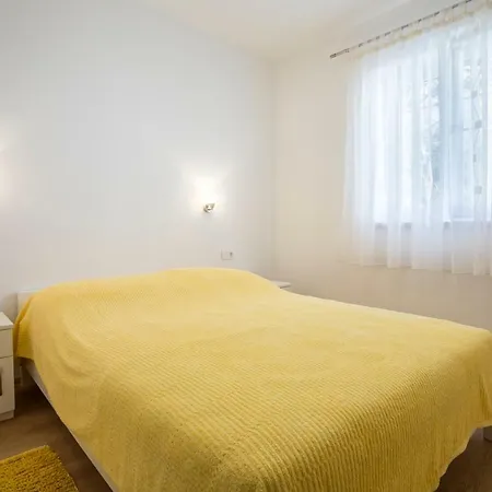 Bezmalinovic 2 Apartment